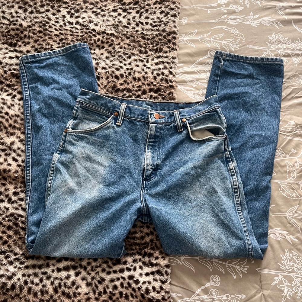 Wrangler Relaxed Blue Jeans with Worn-In Look